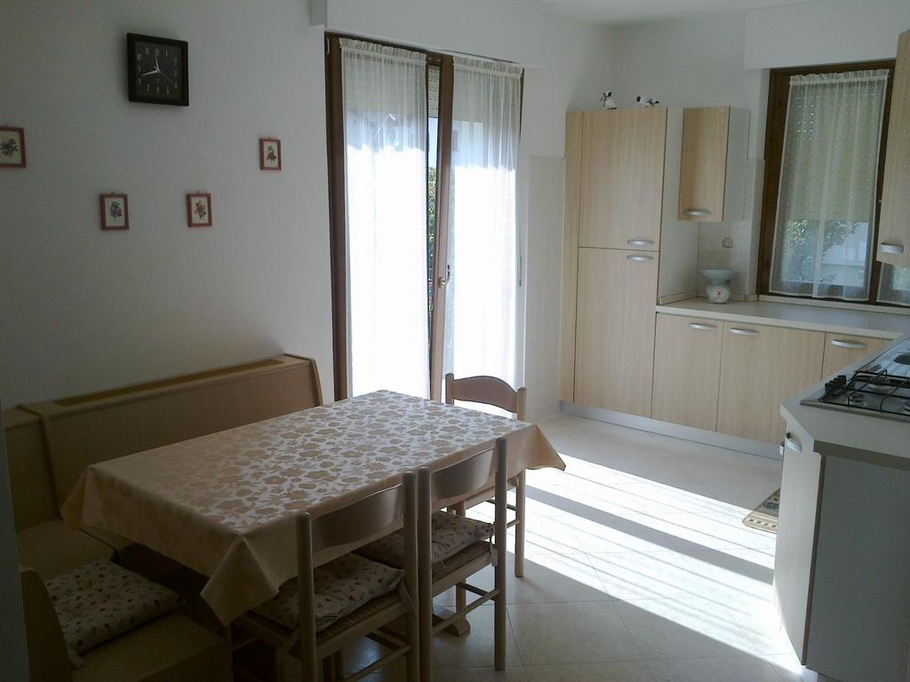 Casa Ferrari Monica Apartamento Calceranica al Lago Quarto foto