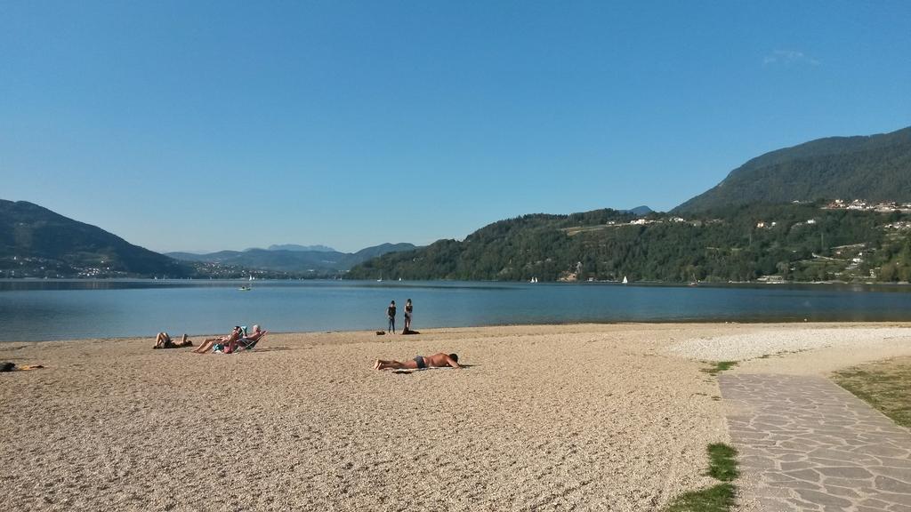Casa Ferrari Monica Apartamento Calceranica al Lago Exterior foto