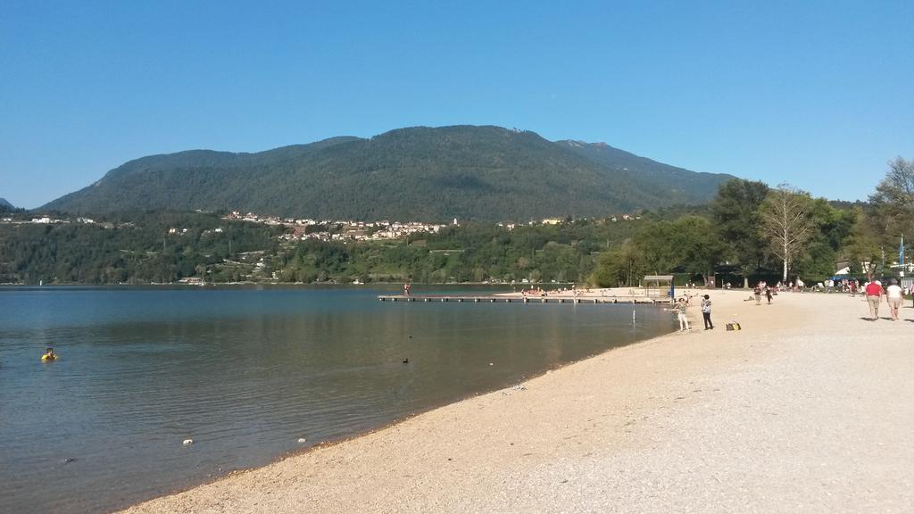 Casa Ferrari Monica Apartamento Calceranica al Lago Exterior foto